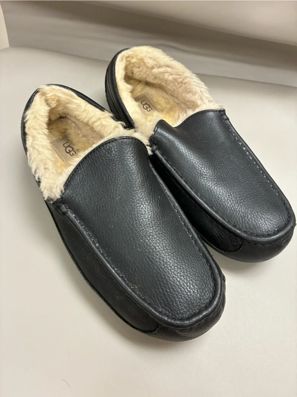 UGG Ascot Black Leather Slippers Men’s 13